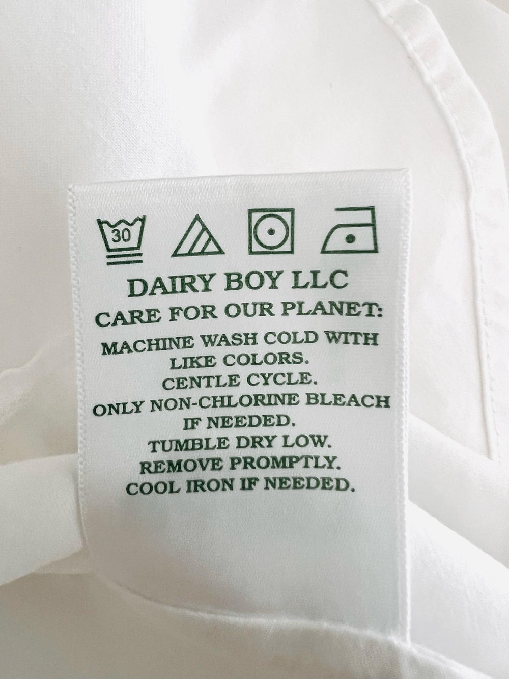 Dairy Boy Tailored Pearl Snap Top Shirt Size: 6 Color: White - Picture 14 of 16